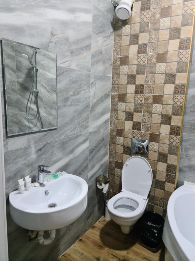 Riverside Boutique Hotel アルマトイ エクステリア 写真