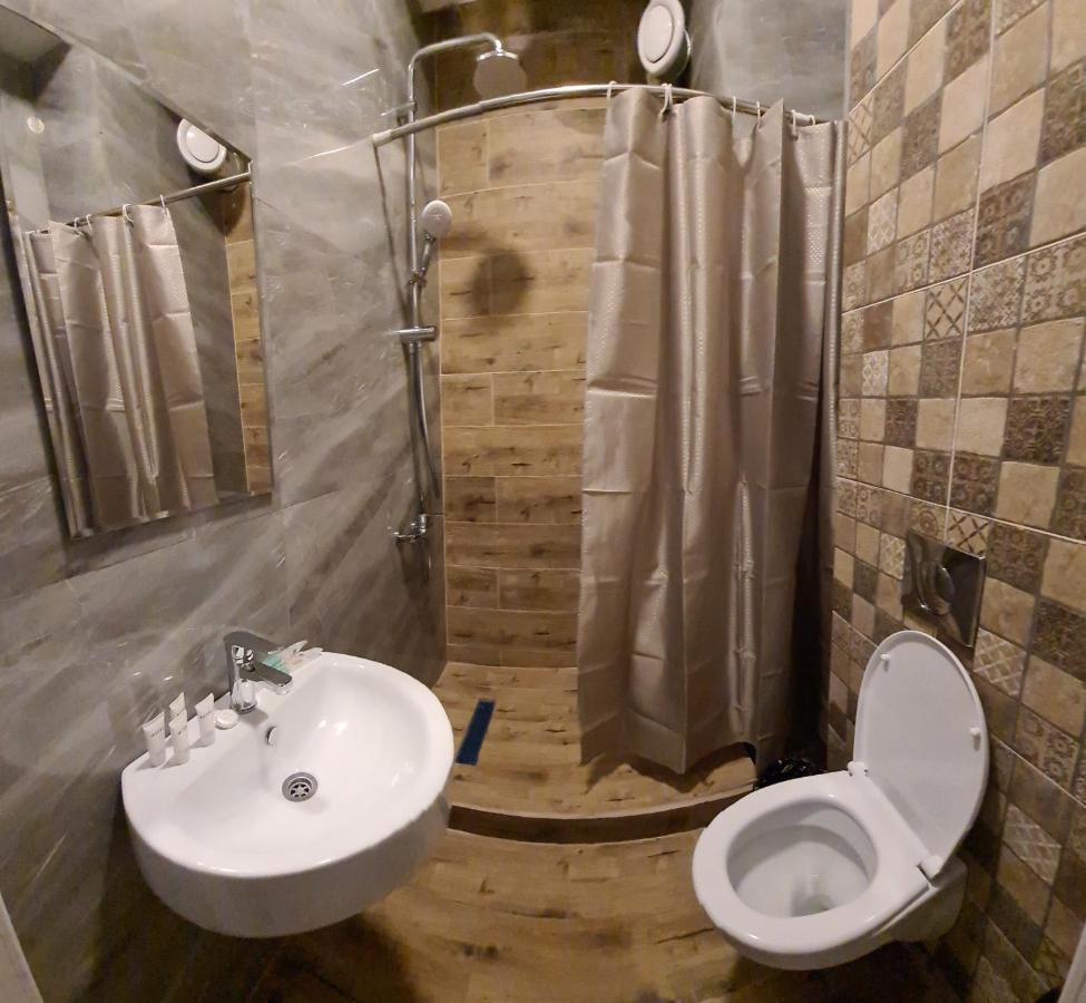 Riverside Boutique Hotel アルマトイ エクステリア 写真