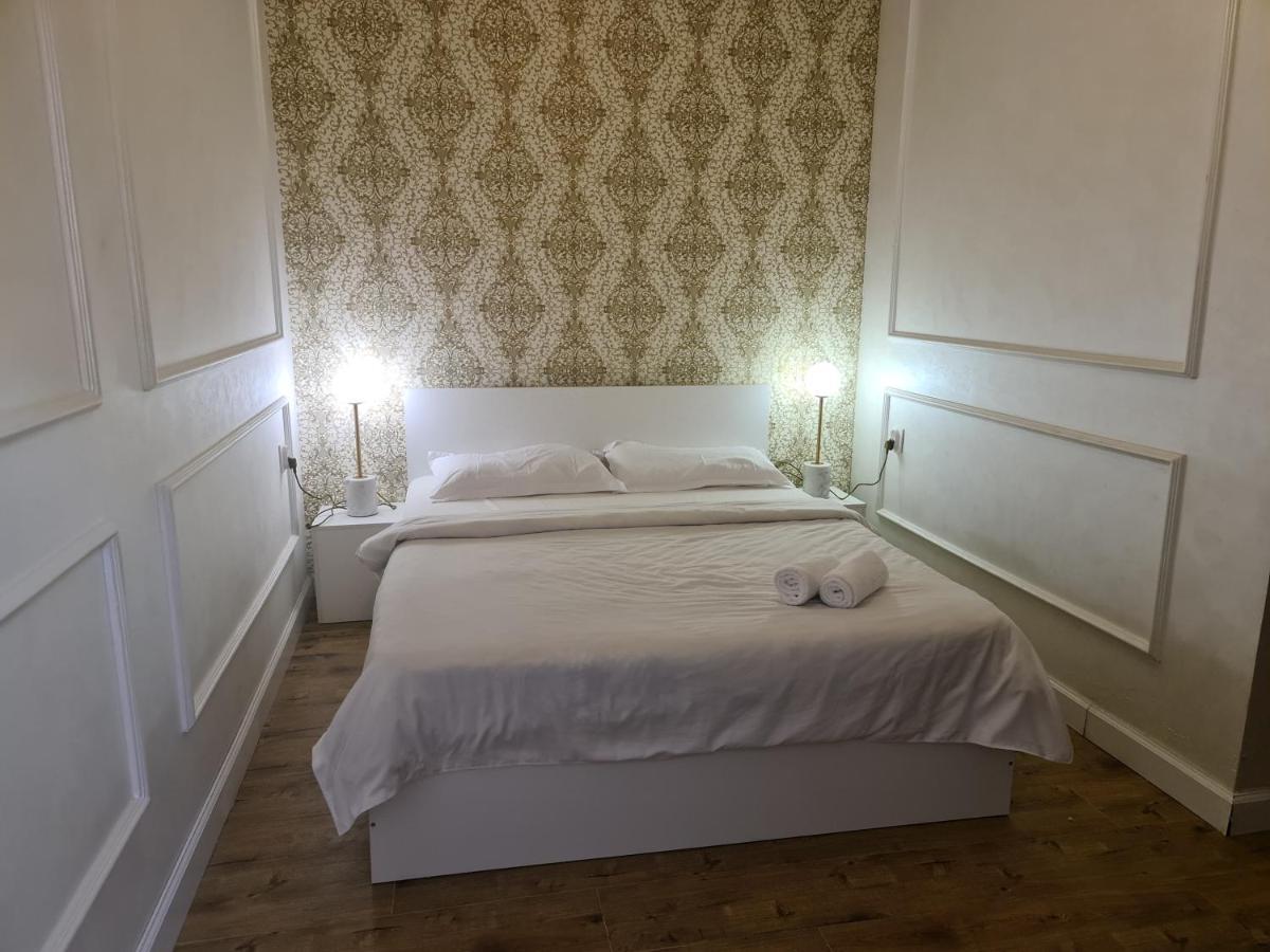 Riverside Boutique Hotel アルマトイ エクステリア 写真