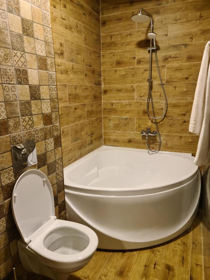 Riverside Boutique Hotel アルマトイ エクステリア 写真