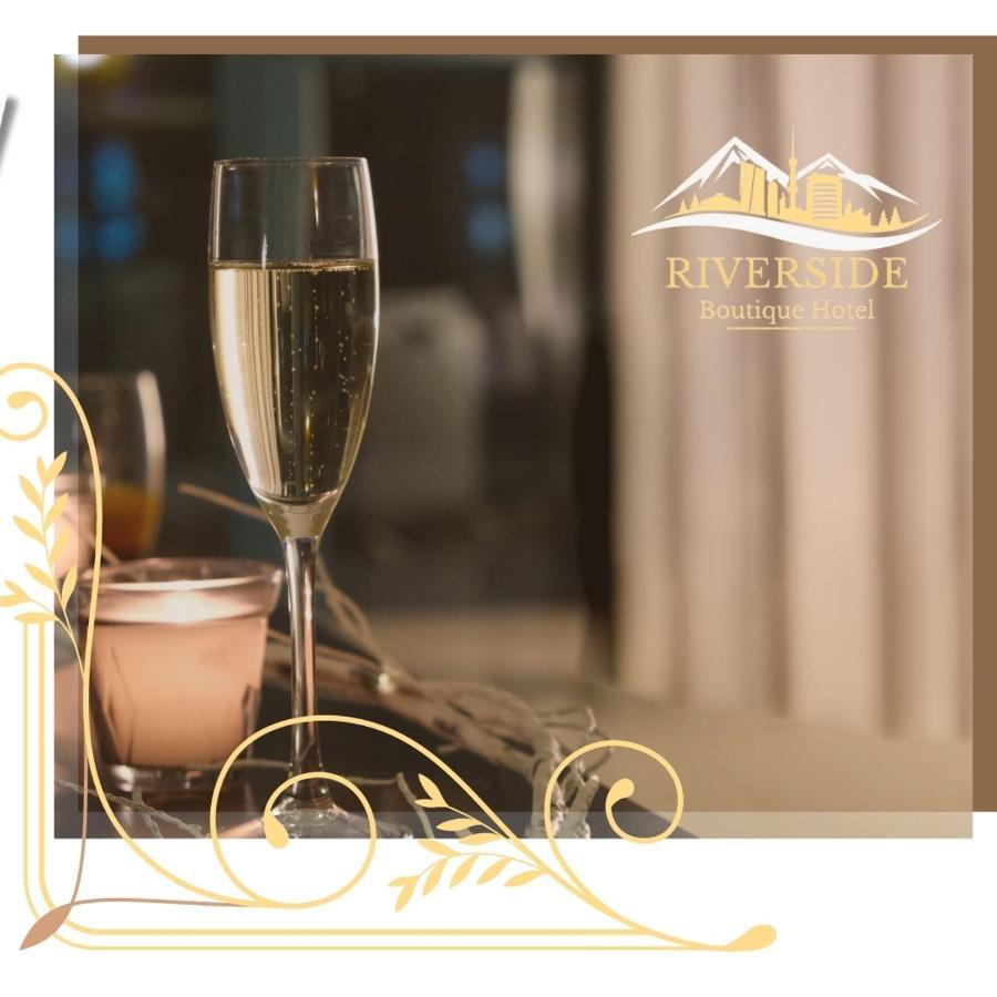Riverside Boutique Hotel アルマトイ エクステリア 写真